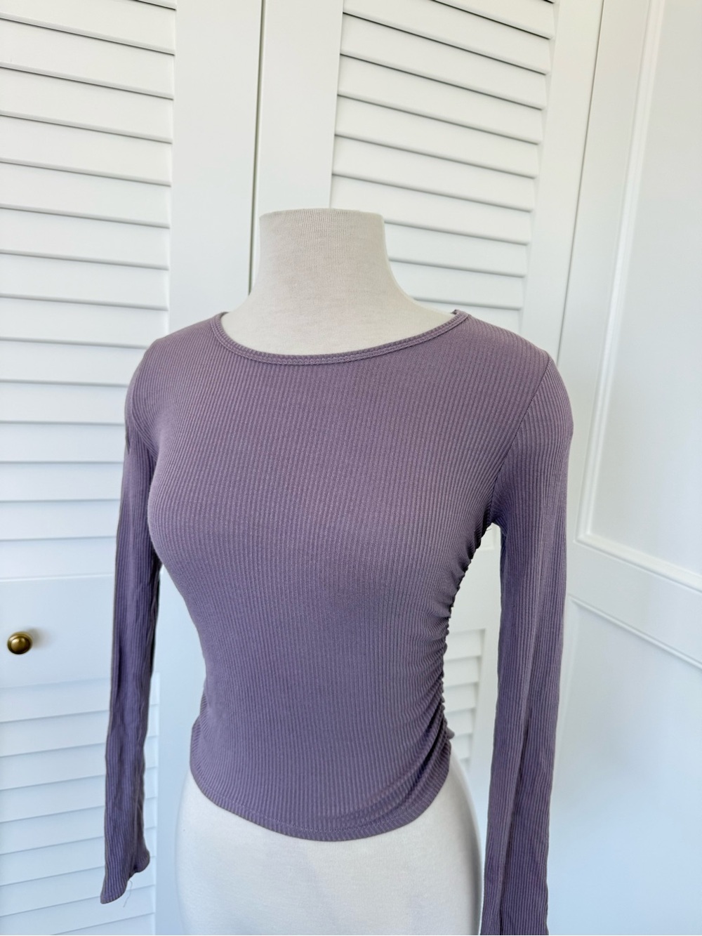 ALO Yoga Long-Sleeve Ribbed Top in Dusty Lavender